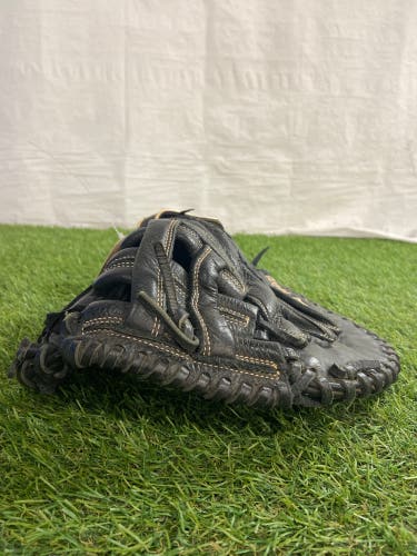 Black Mizuno Prospect RH First Base Baseball Glove 32.5" (Used)