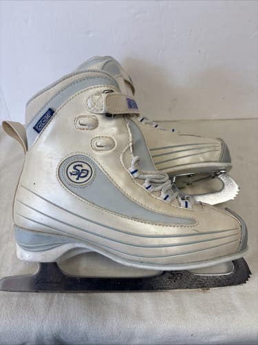Womens Adult Size 9 CCM SP 200 Figure Ice Skates.