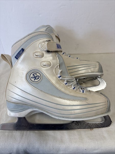 Womens Adult Size 9 CCM SP 200 Figure Ice Skates.