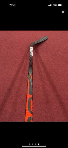 Intermediate Bauer Vapor FlyLite Right Handed Hockey Stick P14 65 Flex (Used)