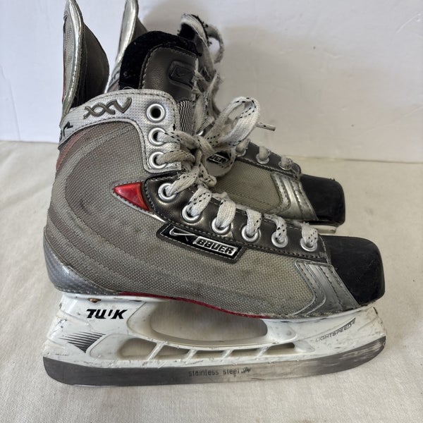 Junior Size 4 Bauer Vapor XXV Ice Hockey Skates
