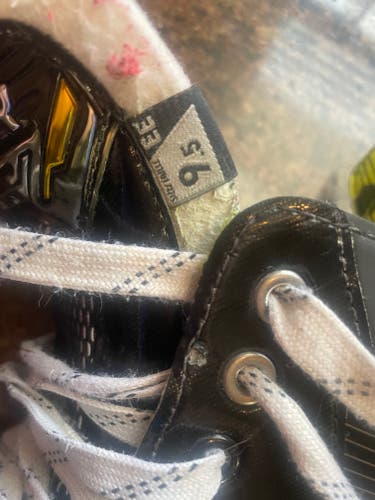 Bauer Supreme M3 Hockey Skates Extra Wide Width 9.5