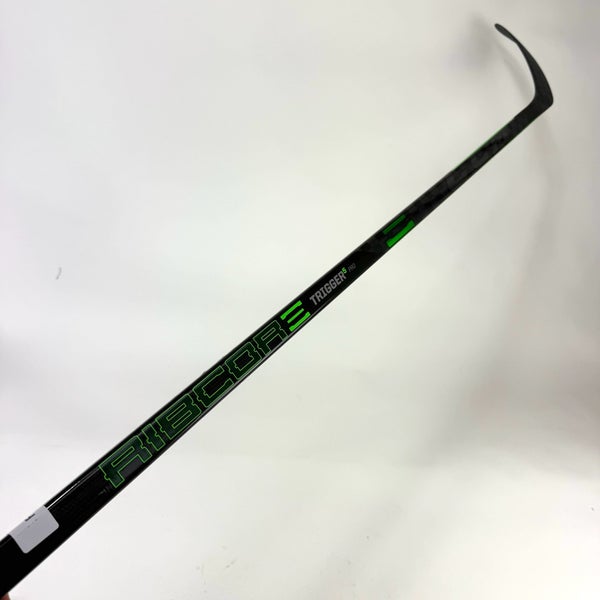 New Right CCM Ribcor Trigger 5 Pro | 55 Flex P28 Curve Grip | F79