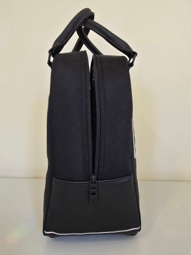 Titleist Bag Shag Bag + Towel and Balls (Including over a dozen brand new premium balls)