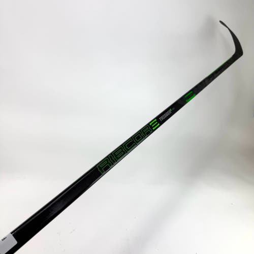 New Right CCM Ribcor Trigger 5 Pro | 40 Flex P88 Curve Grip | F83