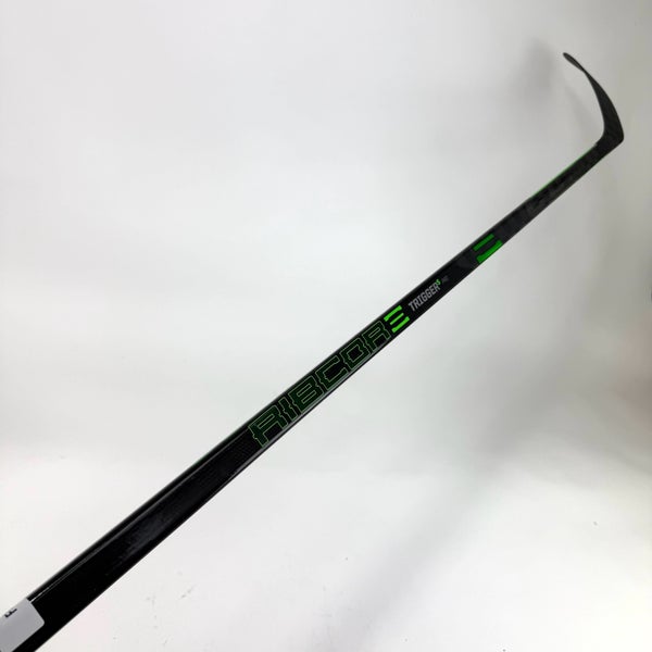 New Right CCM Ribcor Trigger 5 Pro | 40 Flex P88 Curve Grip | F83