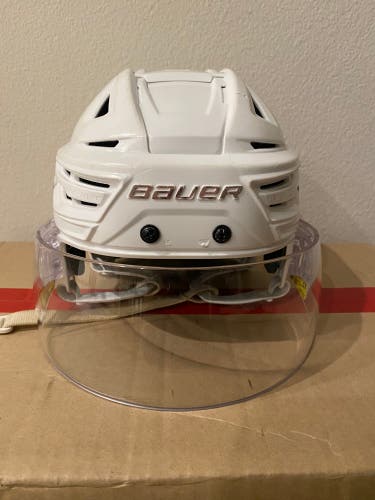 Large Bauer Helmet (Used)