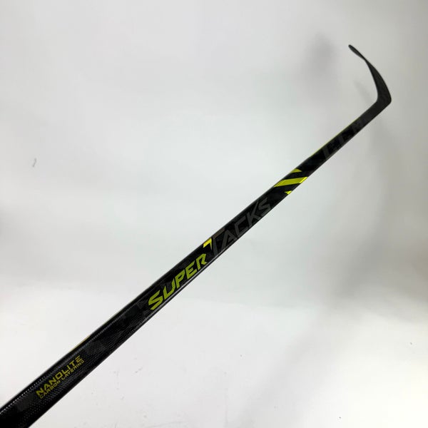 New Right CCM Super Tacks AS4 Pro | 40 Flex P28 Curve Grip | F98