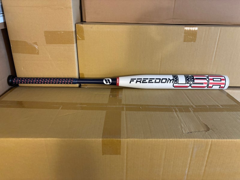 Used 2022 Worth Freedom USSSA 240 Slowpitch Softball Bat - 26oz.