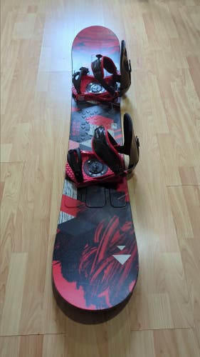 Burton LTR 153cm W Burton Binding M fit 8-10 Beginner Friendly.