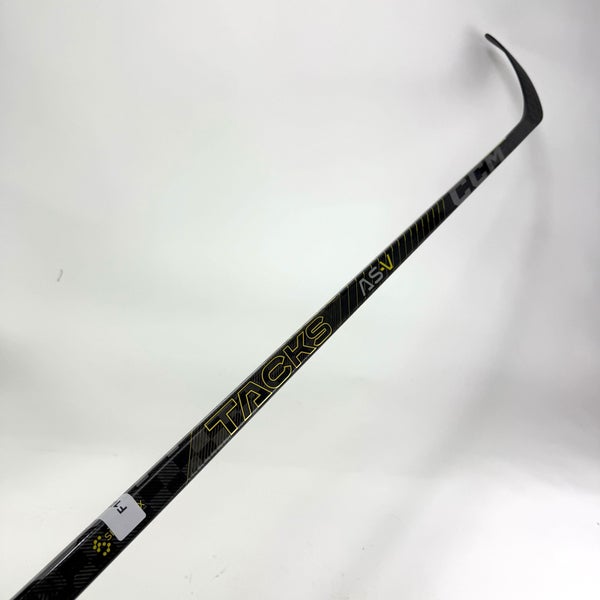New Right CCM Tacks AS5 | 55 Flex P90TM Curve Grip | F102