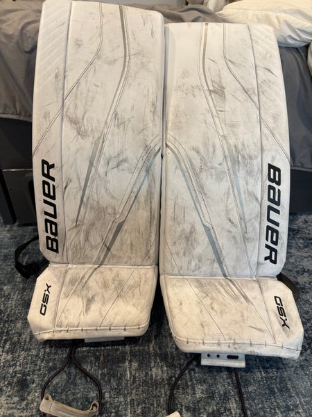 Small 2023 Bauer GSX 30” (2023 Model) Goalie Pads (Used)