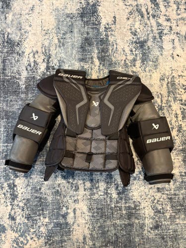 Small 2025 Bauer GSX Goalie Chest Protector (New)