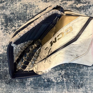 2023 CCM Extreme Flex 6 Pro Regular (Used)