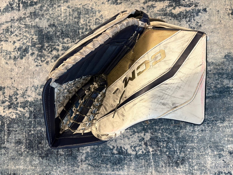 2023 CCM Extreme Flex 6 Pro Regular (Used)