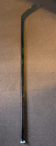 Intermediate Warrior Covert QR6 pro Right Handed Hockey Stick P28M 65 Flex (New)
