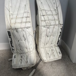31" True Catalyst 7X3 Goalie Leg Pads (Used)