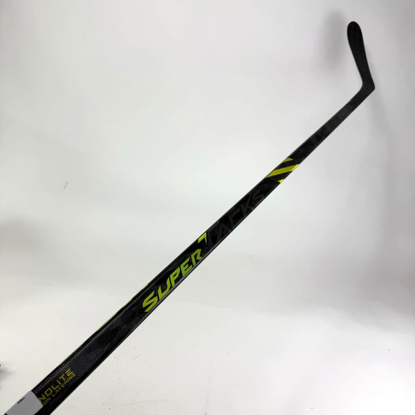 New Left CCM Super Tacks AS4 Pro | 65 Flex P28 Curve Grip | F68