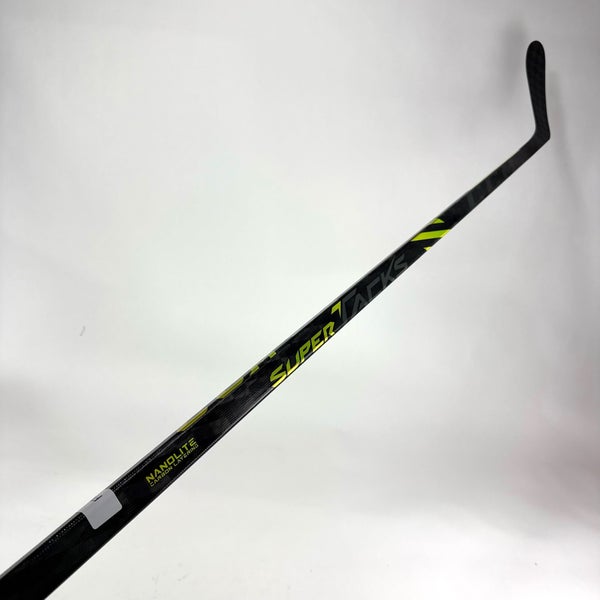 New Left CCM Super Tacks AS4 Pro | 95 Flex P28 Curve Grip | F70