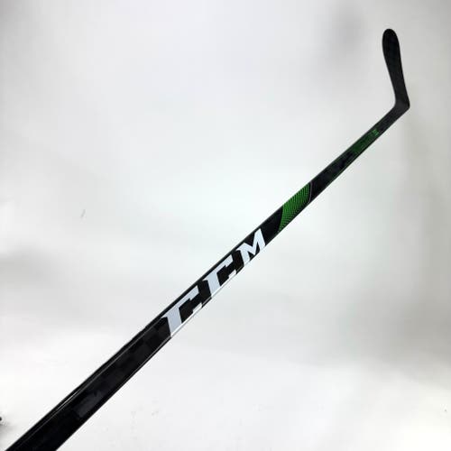 New Right CCM Ribcor Trigger 4 Pro | 40 Flex P28 Curve Grip | F112