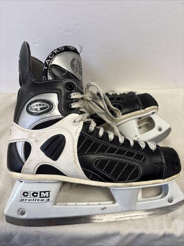 Senior Adult Size 10.5 CCM 652 SUPER TACKS ICE HOCKEY SKATES