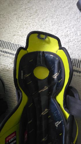 Senior CCM Tacks AS 580 16" Shin Pads (Used)