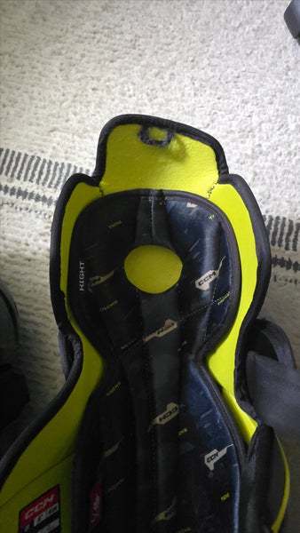 Senior CCM Tacks AS 580 16" Shin Pads (Used)