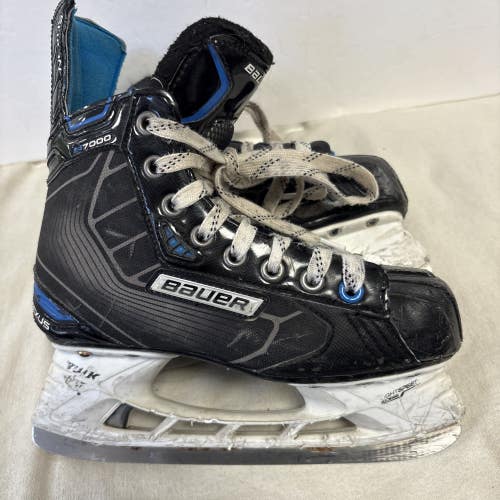 Junior Size 4 Bauer Nexus N7000 Ice Hockey Skates.