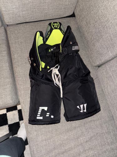 Senior Medium Warrior Alpha lx 20 Hockey Pants (Used)