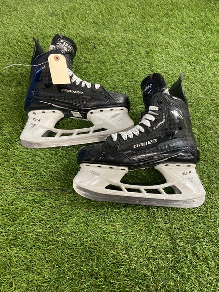 Intermediate Bauer Supreme Mach Hockey Skates 6 (Used)