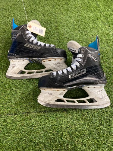 Bauer Nexus 8000 Hockey Skates Regular Width Size 6 (Used)