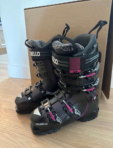 Mondo 24 & 24.5 Women's Dalbello All Mountain Ski Boots Medium Flex (Used)