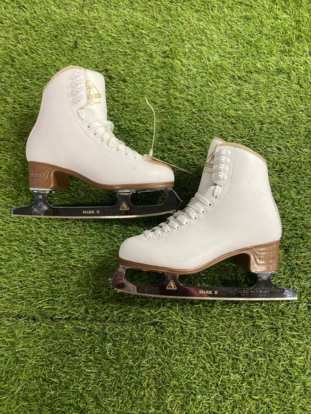 White Jackson Ultima Excel Figure Skates Adult 6 (Used)