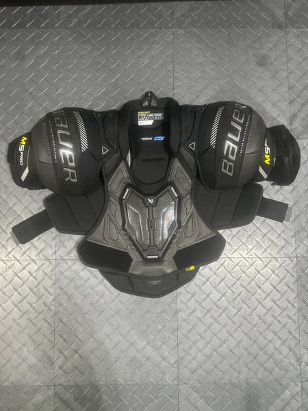 Men's Large Intermediate Bauer Supreme M5 Pro Shoulder Pads Pro Stock (Used)