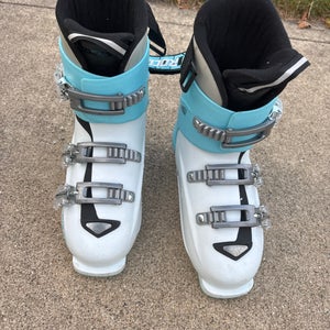 Mondo 22 & 22.5 Kid's Roces All Mountain Ski Boots (Used)