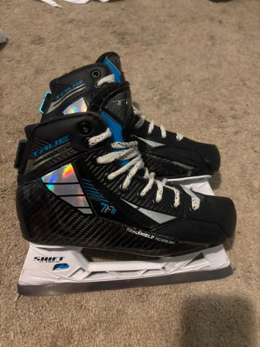 True TF9 Goalie Skates Regular Width Size 5 (Used)