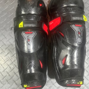 Intermediate Bauer Vapor 3X 13" Shin Pads (Used)