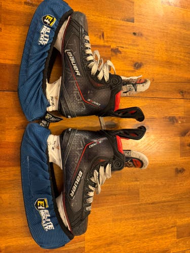 2021 Bauer Vapor 3X Pro Hockey Skates Regular Width Size 2.5 (Used)