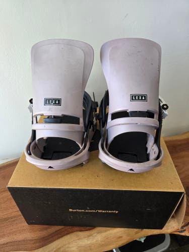 Women's Medium Burton Lexa Snowboard Bindings (Used)
