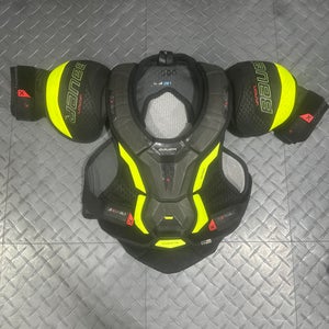 Men's Medium Intermediate Bauer Vapor 3X Pro Shoulder Pads (Used)