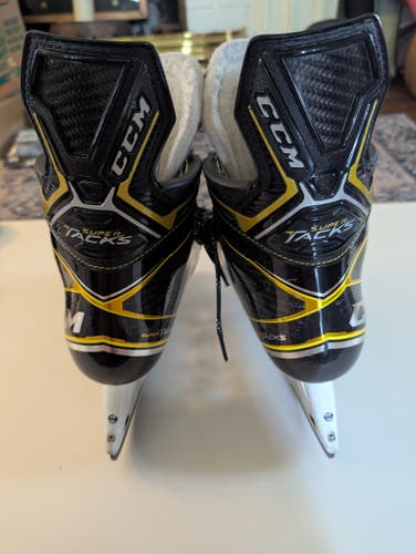 CCM Super Tacks AS3 Pro Hockey Skates Regular Width 9 (Used)