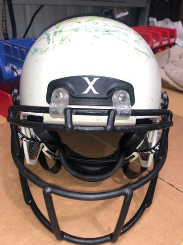 USED XENITH X2E+ YOUTH FOOTBALL HELMET - MEDIUM - WHITE
