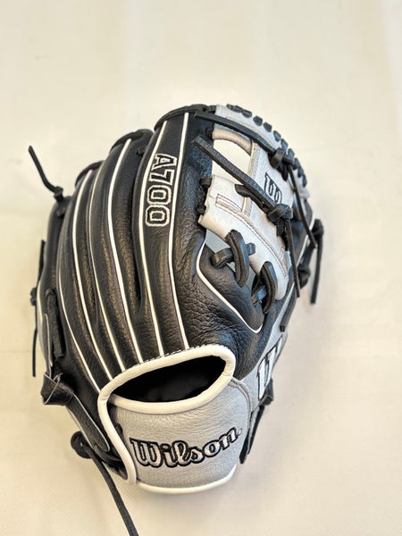 Wilson A700 RH Baseball Glove 11.25" (Used)