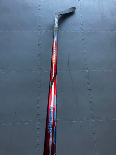 Custom Team USA Senior Bauer Vapor Hyperlite 2 Right Handed Hockey Stick P28 77 Flex (New)