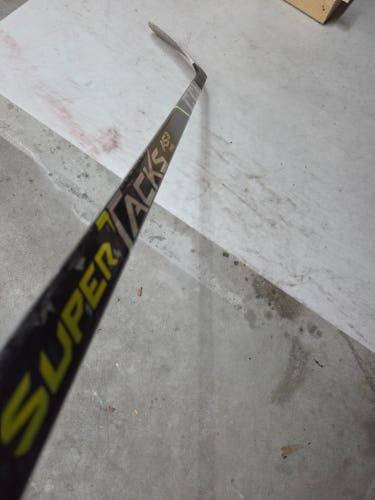 Senior CCM Super Tacks AS3 Pro Right Handed Hockey Stick Heel Pattern 90 Flex Pro Stock (Used)