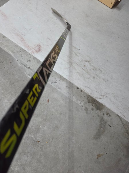 Senior CCM Super Tacks AS3 Pro Right Handed Hockey Stick Heel Pattern 90 Flex Pro Stock (Used)