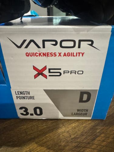 2023 Bauer Vapor X5 Pro Hockey Skates Regular Width Size 3 (Used)