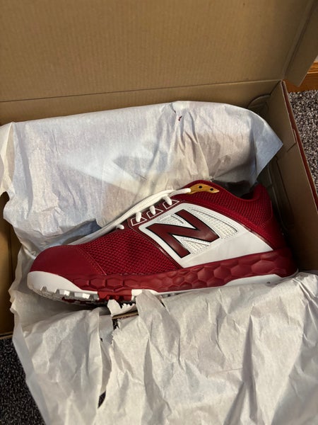 Red Men's Size M 10.5 (W 11.5) Adult New Balance 3000v6 Low Top Turf Cleats (New)
