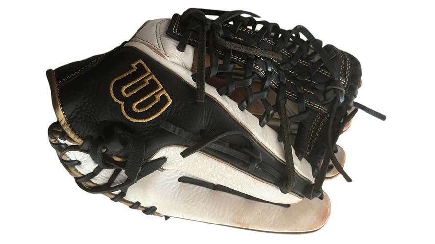 Wilson A1000 A10RF22T125 12 1/2" RH Throw Outfield Leather Softball Glove Mitt