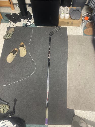 Senior CCM JetSpeed FT8 Pro Right Handed Hockey Stick P88M 85 Flex (Used)